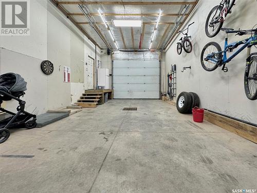 726 Rupert Place, Esterhazy, SK - Indoor Photo Showing Garage