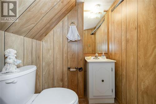 1049 Briarfield Avenue, Sarnia, ON - Indoor Photo Showing Bathroom