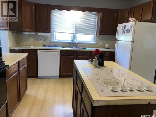 322 5Th Avenue E, Canora, SK - Indoor Photo Showing Kitchen With Double Sink