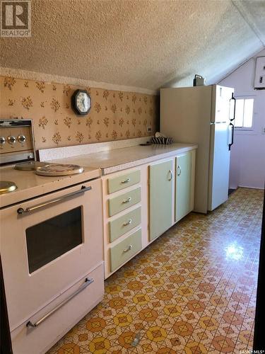 322 5Th Avenue E, Canora, SK - Indoor Photo Showing Kitchen