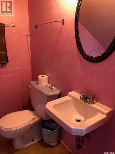 322 5Th Avenue E, Canora, SK - Indoor Photo Showing Bathroom