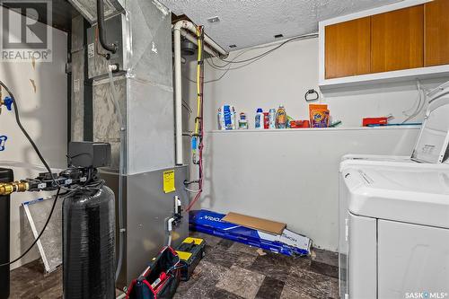 1620 Hastings Street, Moose Jaw, SK - Indoor Photo Showing Laundry Room