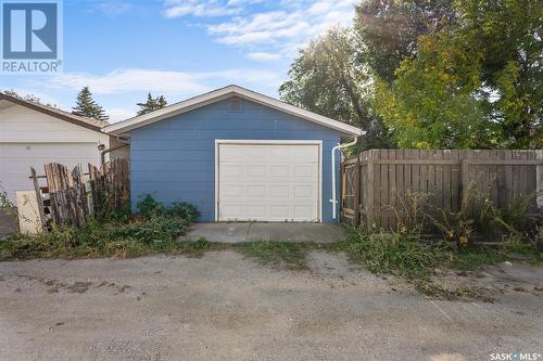 1620 Hastings Street, Moose Jaw, SK - Outdoor