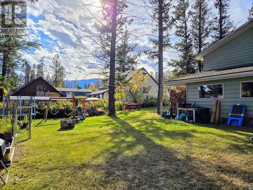 1425 13Th  Avenue, Invermere, BC - Outdoor