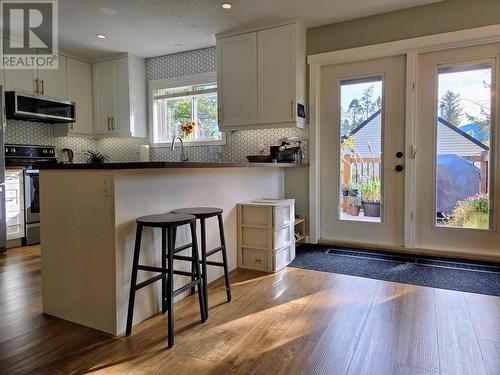 1425 13Th  Avenue, Invermere, BC - Indoor Photo Showing Kitchen