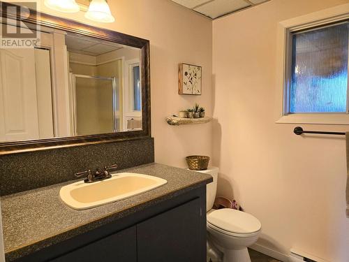 1425 13Th  Avenue, Invermere, BC - Indoor Photo Showing Bathroom