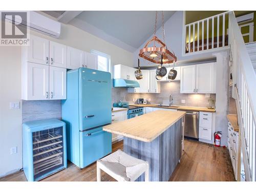 5709 Bridesville Townsite Road, Rock Creek, BC - Indoor Photo Showing Kitchen