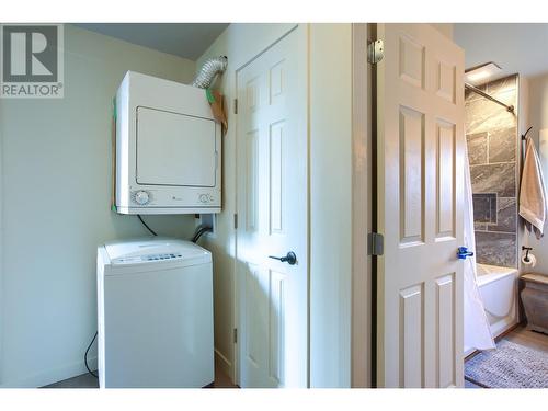 5709 Bridesville Townsite Road, Rock Creek, BC - Indoor Photo Showing Laundry Room