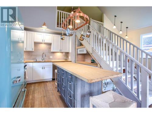 5709 Bridesville Townsite Road, Rock Creek, BC - Indoor Photo Showing Kitchen With Upgraded Kitchen