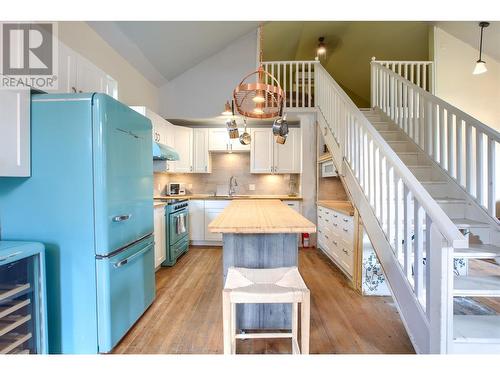 5709 Bridesville Townsite Road, Rock Creek, BC - Indoor Photo Showing Kitchen