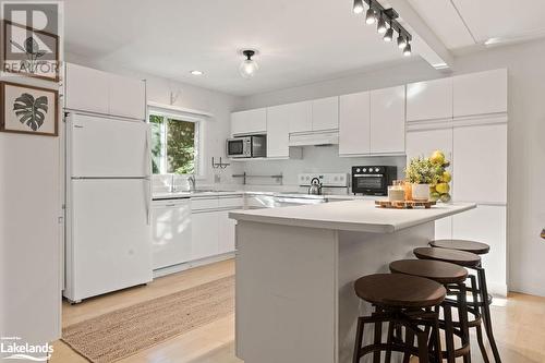 1335 Sherwood Forest Road, Bracebridge, ON - Indoor Photo Showing Kitchen