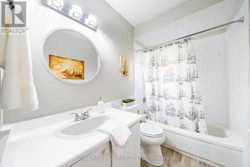 357 Surrey Drive, Oshawa (Eastdale), ON - Indoor Photo Showing Bathroom