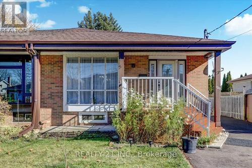 729 Yeremi Street, Pickering, ON - Outdoor