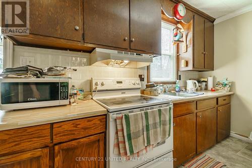 86 Woodland Trail, Galway-Cavendish And Harvey, ON - Indoor Photo Showing Kitchen