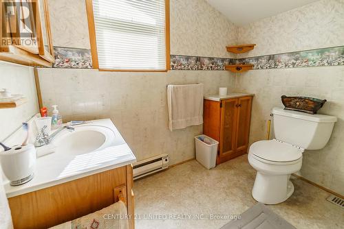 86 Woodland Trail, Galway-Cavendish And Harvey, ON - Indoor Photo Showing Bathroom