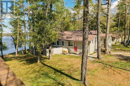 86 Woodland Trail, Galway-Cavendish And Harvey, ON - Outdoor With Body Of Water