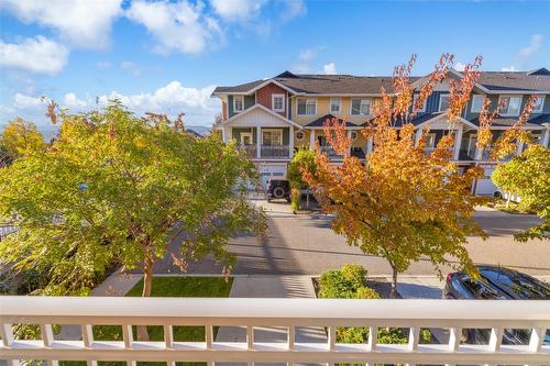 21-433 Mccarren Avenue, Kelowna, BC - Outdoor With Facade