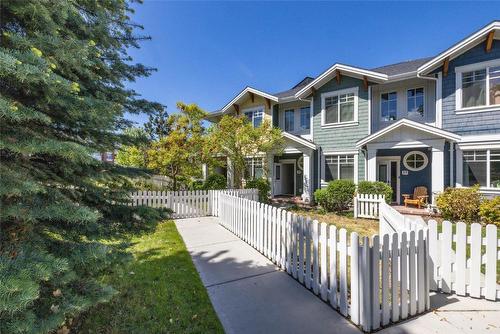 21-433 Mccarren Avenue, Kelowna, BC - Outdoor With Facade