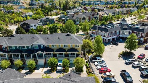 21-433 Mccarren Avenue, Kelowna, BC - Outdoor With Facade