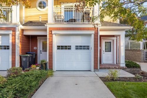 21-433 Mccarren Avenue, Kelowna, BC - Outdoor With Facade