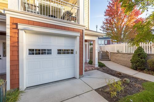 21-433 Mccarren Avenue, Kelowna, BC - Outdoor With Exterior