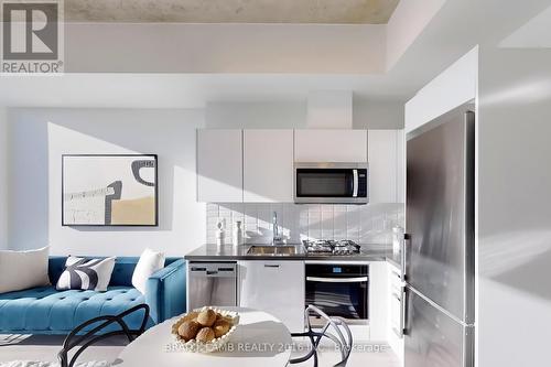 723 - 195 Mccaul Street, Toronto, ON - Indoor Photo Showing Kitchen With Stainless Steel Kitchen With Upgraded Kitchen