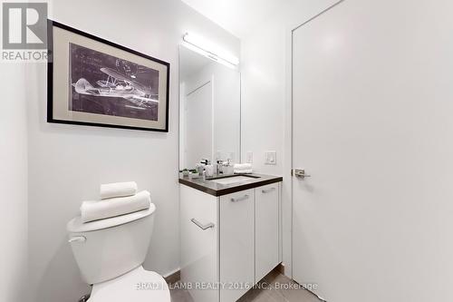 723 - 195 Mccaul Street, Toronto, ON - Indoor Photo Showing Bathroom