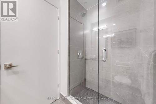 723 - 195 Mccaul Street, Toronto, ON - Indoor Photo Showing Bathroom