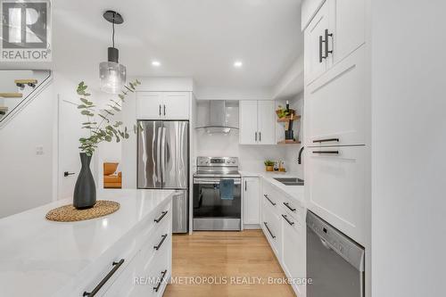 1028 Moorelands Crescent, Pickering, ON - Indoor Photo Showing Kitchen With Stainless Steel Kitchen With Upgraded Kitchen