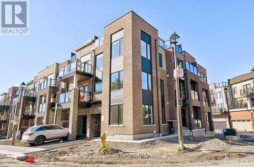 86 Herman Gilroy Lane N, Markham, ON - Outdoor With Balcony With Facade