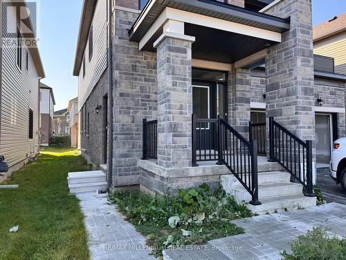 2 - 13 Bannister Road, Barrie, ON - Outdoor