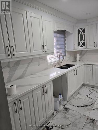 59 - 105 Hansen Road, Brampton, ON - Indoor Photo Showing Kitchen With Double Sink