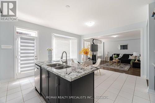 29 Ezra Crescent, Brampton, ON - Indoor Photo Showing Kitchen With Double Sink With Upgraded Kitchen