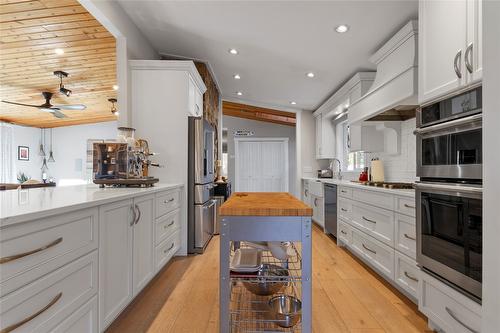 13824 Moberly Road, Lake Country, BC - Indoor Photo Showing Kitchen With Upgraded Kitchen