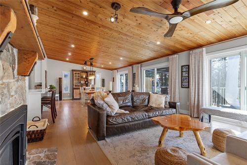 13824 Moberly Road, Lake Country, BC - Indoor Photo Showing Living Room With Fireplace