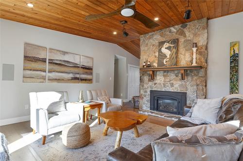 13824 Moberly Road, Lake Country, BC - Indoor Photo Showing Living Room With Fireplace