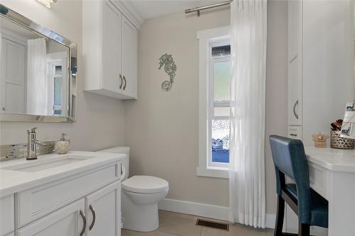 13824 Moberly Road, Lake Country, BC - Indoor Photo Showing Bathroom