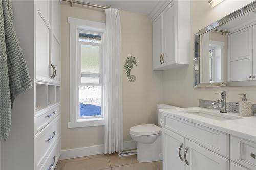 13824 Moberly Road, Lake Country, BC - Indoor Photo Showing Bathroom