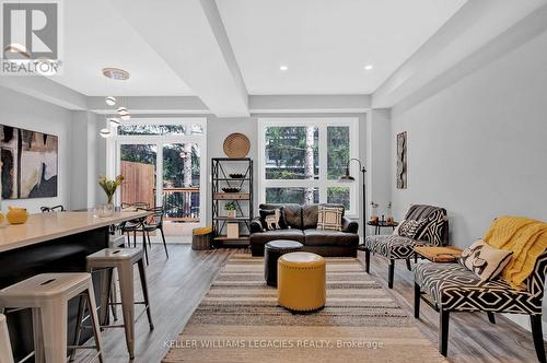 12-3557 Colonel Talbot Rd Road, London, ON - Indoor Photo Showing Living Room