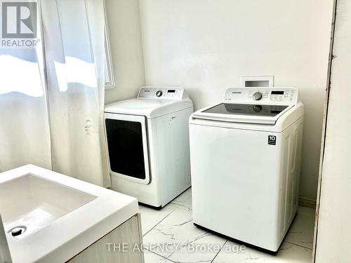 75 Glover Street, Hamilton, ON - Indoor Photo Showing Laundry Room