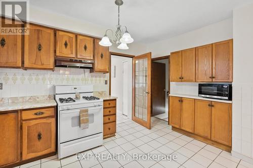 6286 Culp Street, Niagara Falls, ON - Indoor Photo Showing Kitchen