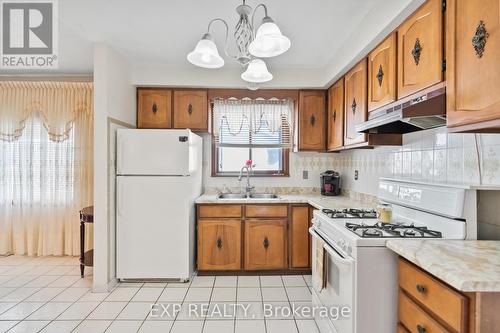 6286 Culp Street, Niagara Falls, ON - Indoor Photo Showing Kitchen With Double Sink