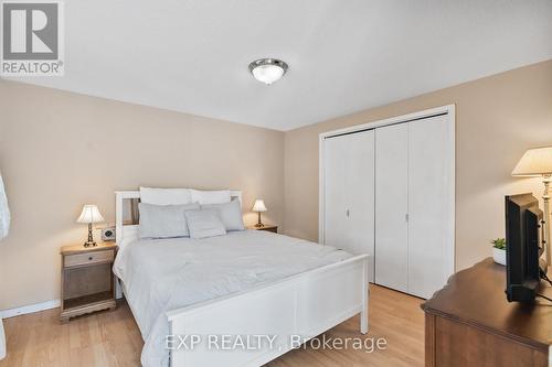 6286 Culp Street, Niagara Falls, ON - Indoor Photo Showing Bedroom