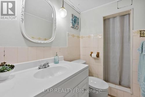 6286 Culp Street, Niagara Falls, ON - Indoor Photo Showing Bathroom