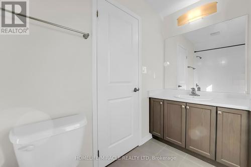 230 Maclachlan Avenue, Haldimand, ON - Indoor Photo Showing Bathroom