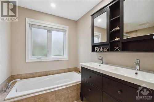 8 Spindle Way, Stittsville, ON - Indoor Photo Showing Bathroom