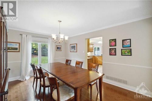 8 Spindle Way, Stittsville, ON - Indoor Photo Showing Dining Room