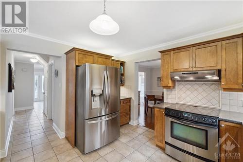 8 Spindle Way, Stittsville, ON - Indoor Photo Showing Kitchen