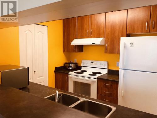 3663 Crowley Drive, Vancouver, BC - Indoor Photo Showing Kitchen With Double Sink