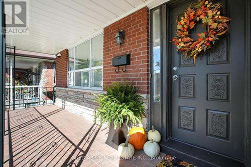 125 Poplar Road, Toronto, ON - Outdoor With Exterior